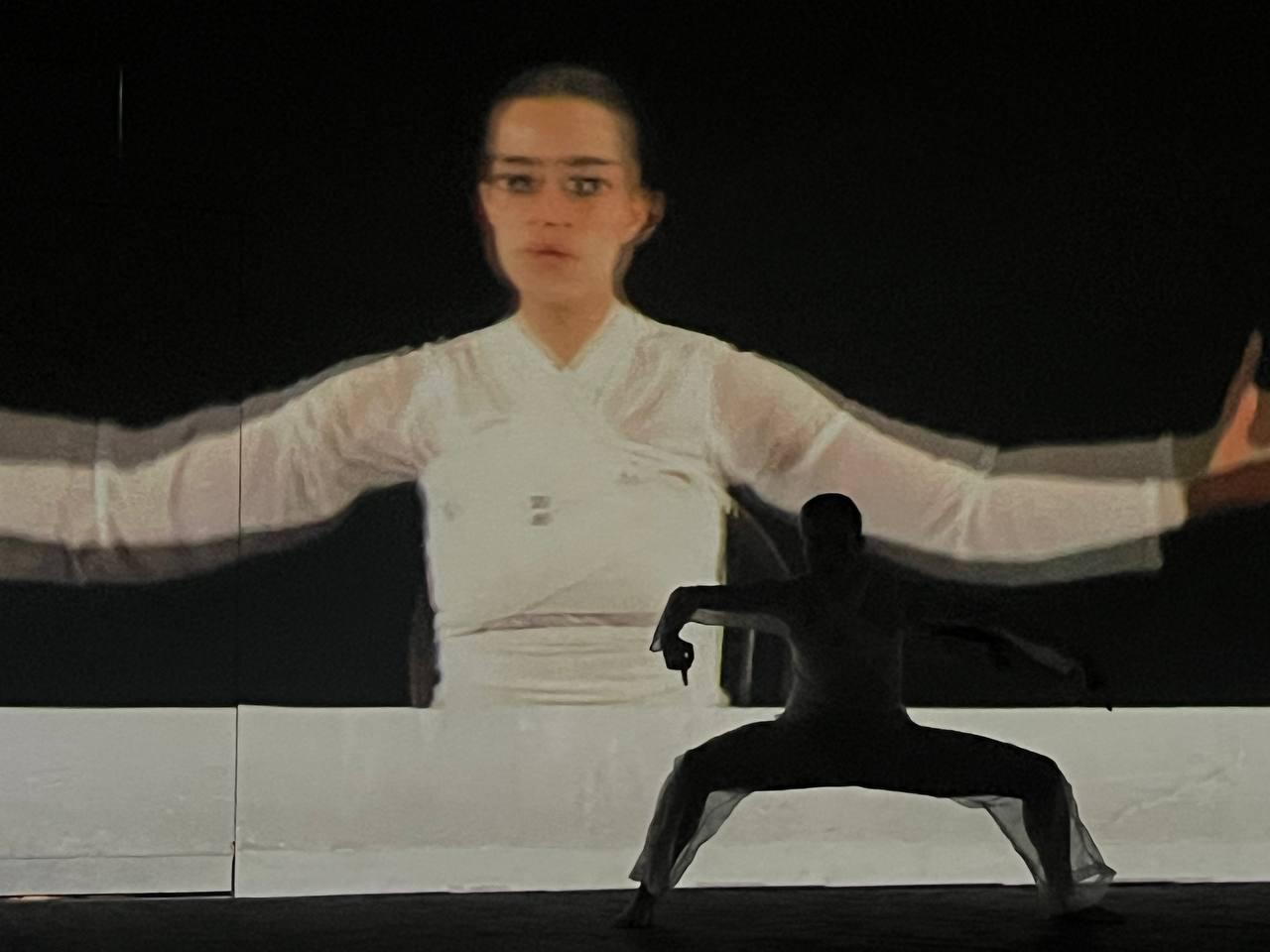 Cycles — dancer with projection